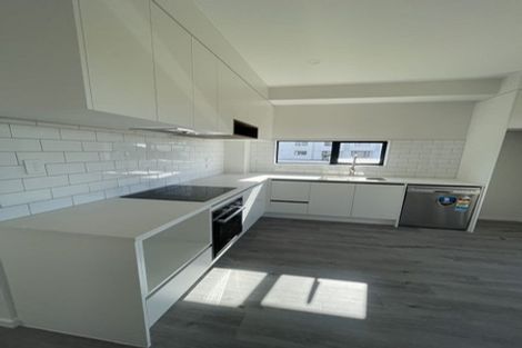 Photo of property in 2/39 Dale Crescent, Pakuranga, Auckland, 2010