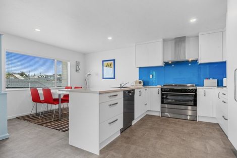 Photo of property in 11 Tee Point, Red Beach, 0932