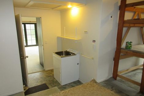 Photo of property in 15u6 Glanmire Road, Newlands, Wellington, 6037