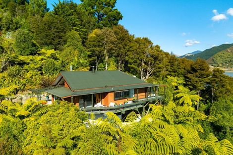 Photo of property in 259 Queen Charlotte Drive, Havelock, 7281