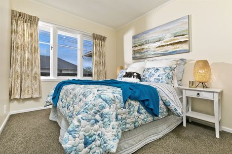 Photo of property in 1/38 Edwards Avenue, Henderson, Auckland, 0610