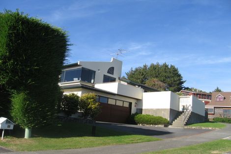 Photo of property in 31 The Crowsnest, Whitby, Porirua, 5024