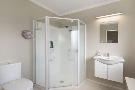 Photo of property in 13a Poto Street, Te Atatu South, Auckland, 0610