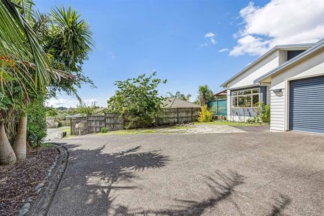 Photo of property in 18 Cinnabar Place, Westgate, Auckland, 0614