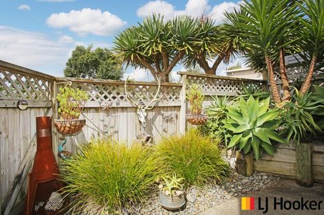 Photo of property in 12 Merlot Lane, Pukekohe, 2120