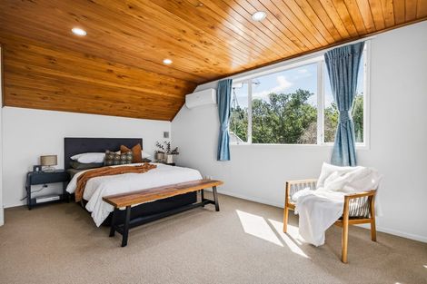 Photo of property in 20 Peter Terrace, Castor Bay, Auckland, 0620