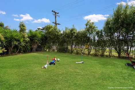 Photo of property in 135 Clevedon Road, Papakura, 2110