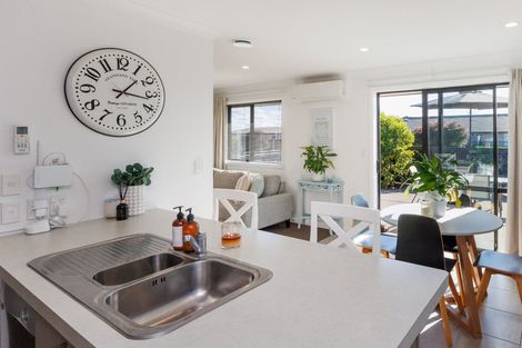 Photo of property in 52 Brooklyn Heights Drive, Kelvin Grove, Palmerston North, 4414