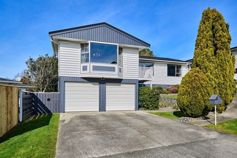 Photo of property in 8 Balliol Drive, Tawa, Wellington, 5028
