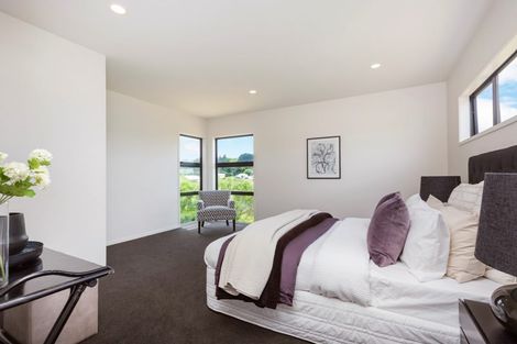 Photo of property in 35 Laly Haddon Place, Matakana, 0985