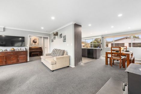 Photo of property in 123 Dittmer Drive, West End, Palmerston North, 4412