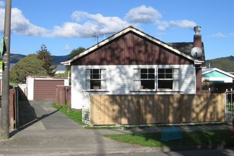 Photo of property in 44 Parkway, Wainuiomata, Lower Hutt, 5014