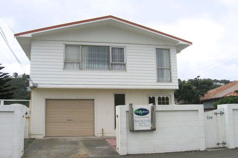 Photo of property in 208a Onepu Road, Lyall Bay, Wellington, 6022