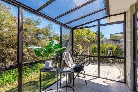 Photo of property in 29 Rosebank Grove, Waikanae, 5036