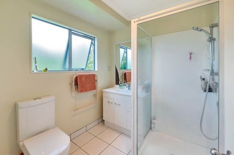 Photo of property in 14 San Vito Place, Henderson, Auckland, 0612