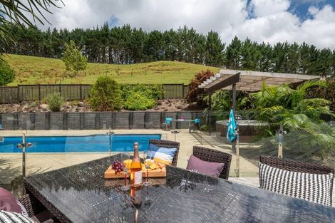 Photo of property in 585 Inland Road, Helensville, 0875