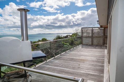 Photo of property in 16 Rangikapiti Road, Coopers Beach, 0420