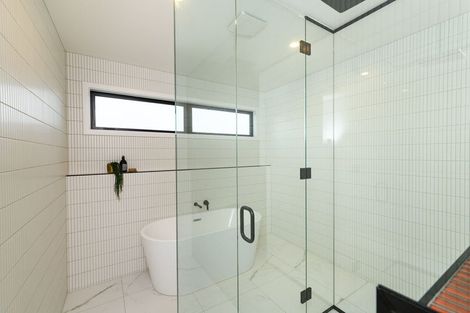 Photo of property in 11 Te Kahu Lane, Halcombe, 4779