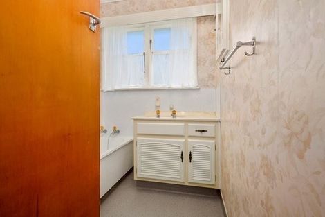 Photo of property in 14 Huia Street, Tawa, Wellington, 5028