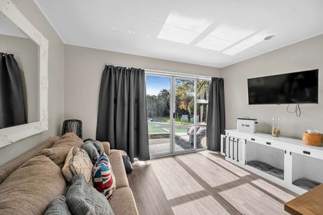 Photo of property in 37 Pitt Street, Clive, 4102