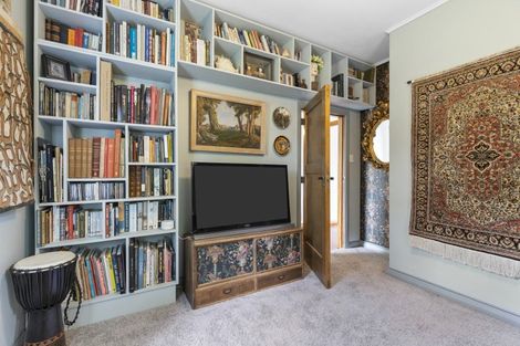 Photo of property in 85 Savage Crescent, West End, Palmerston North, 4412