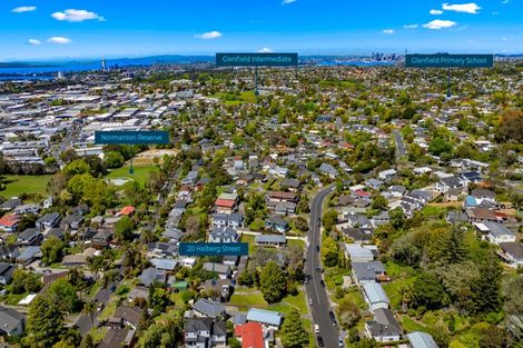Photo of property in 20 Halberg Street, Glenfield, Auckland, 0629