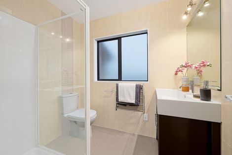 Photo of property in 104 San Marino Drive West, Henderson, Auckland, 0612