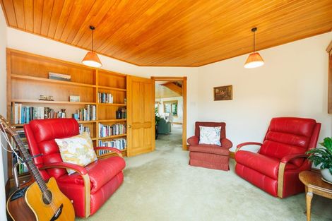 Photo of property in 96 Clifton Terrace, Fitzherbert, Palmerston North, 4410