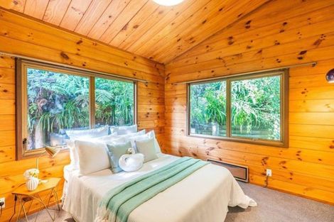 Photo of property in 7 Miromiro Road, Normandale, Lower Hutt, 5010