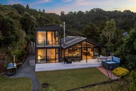 Photo of property in 28 Opahi Bay Road, Mahurangi West, Warkworth, 0983