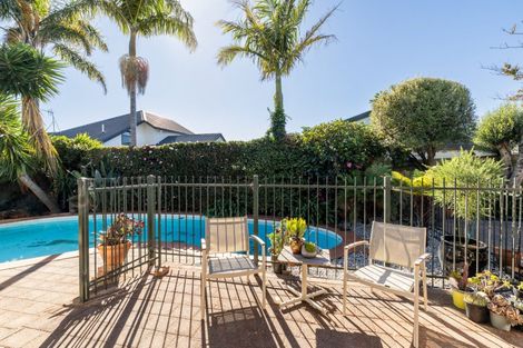 Photo of property in 19 Kingsgate Avenue, Havelock North, 4130