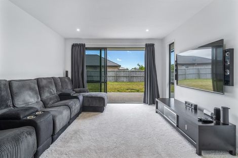 Photo of property in 6 Marble Court, Rolleston, 7614