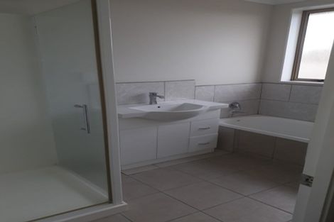 Photo of property in 29 Kathleen Reece Place, Waiuku, 2123