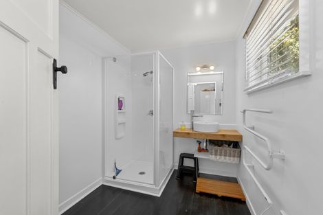 Photo of property in 14 Main Road, Raglan, 3225