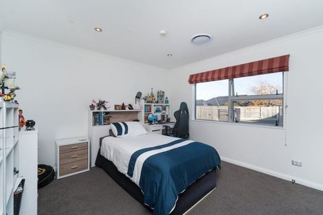Photo of property in 26 Chestnut Close, Kelvin Grove, Palmerston North, 4414