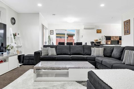 Photo of property in 30 Sheriff Place, Randwick Park, Auckland, 2105