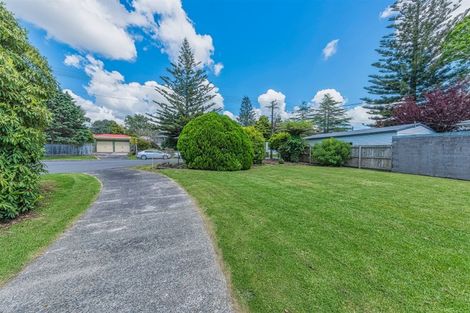 Photo of property in 40 Lowtherhurst Road, Massey, Auckland, 0614