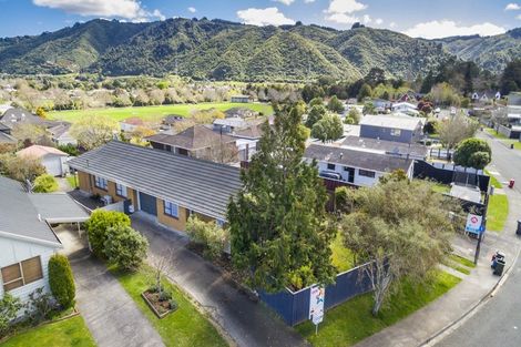 Photo of property in 21f1- Roband Crescent, Brown Owl, Upper Hutt, 5018