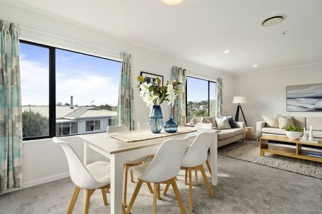 Photo of property in 1/59 Centorian Drive, Windsor Park, Auckland, 0632