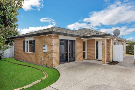 Photo of property in 96a Manuroa Road, Takanini, 2112