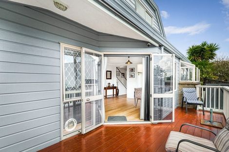 Photo of property in 2/12 Ballini Rise, West Harbour, Auckland, 0618