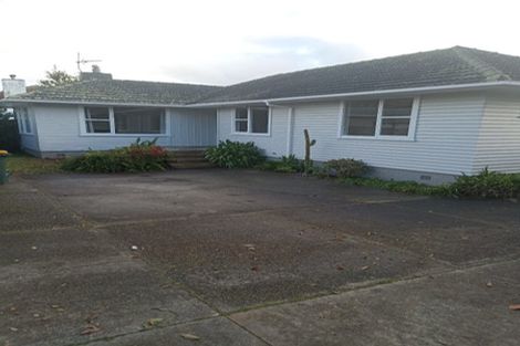 Photo of property in 2/462 East Coast Road, Windsor Park, Auckland, 0630