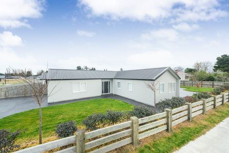 Photo of property in 2 Oldfield Lane, Marton, 4710