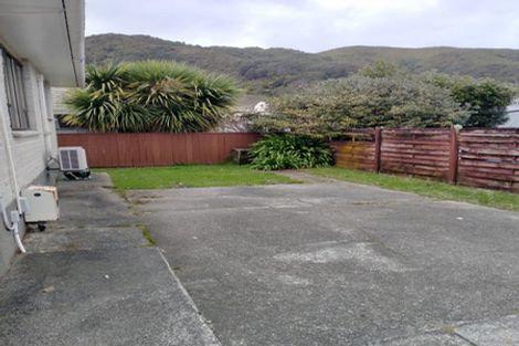 Photo of property in 44 Saint Ronans Avenue, Waterloo, Lower Hutt, 5011