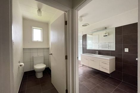 Photo of property in 111 Sycamore Drive, Sunnynook, Auckland, 0620