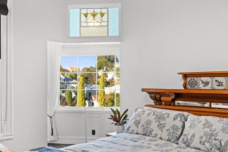 Photo of property in 32 Milton Road, Bluff Hill, Napier, 4110