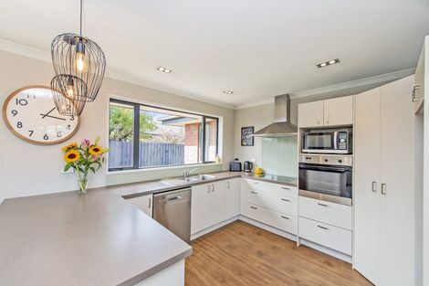 Photo of property in 2 Goldie Place, Rolleston, 7614