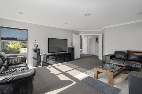 Photo of property in 7 Galea Grove, Kelvin Grove, Palmerston North, 4414