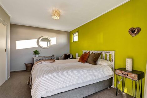 Photo of property in 94 Messenger Terrace, Oakura, 4314