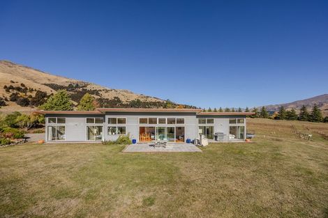 Photo of property in 935 Mount Barker Road, Wanaka, 9382